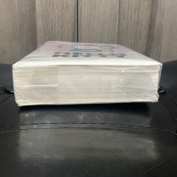 Sanrio Hello Kitty & Ice Cream Set of 32 Guest Towels Napkins New In Package - Picture 9 of 10